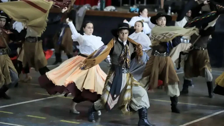 Más de 130 jóvenes audicionan para integrar el nuevo Ballet Folklórico Rionegrino