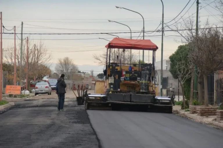 Viedma acelera su plan de pavimentación con fondos propios y abre la licitación pública