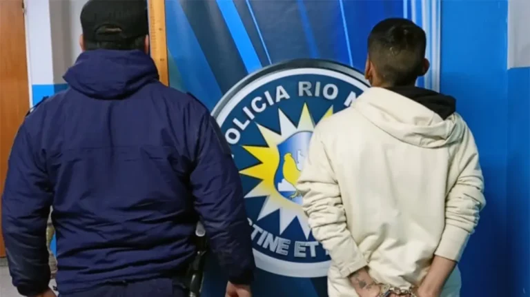 Rastreado por las cámaras: violaba la restricción nocturna en Viedma y terminó detenido
