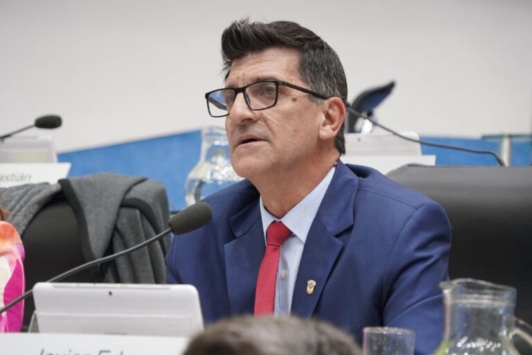 Presentan un proyecto de ley para regularizar inmuebles en barrios cerrados de Río Negro