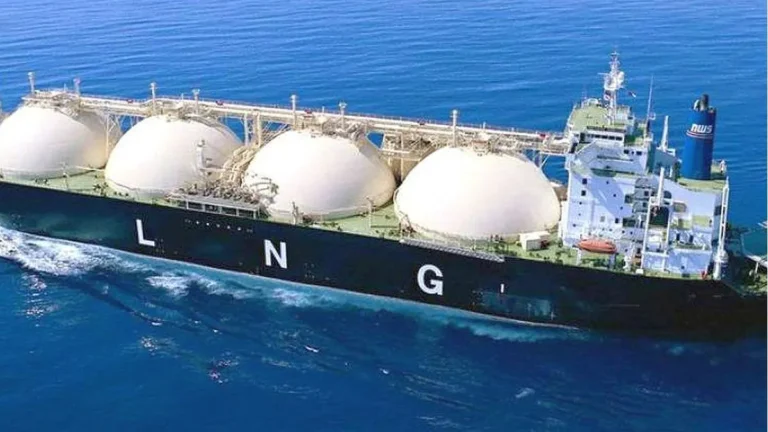 Pan American Energy ratifica el avance del proyecto SESA en Río Negro: el segundo barco de GNL llegará en el invierno de 2028