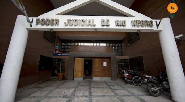 Comenzó el juicio de cesura contra un docente condenado por 11 hechos de abuso sexual en Viedma