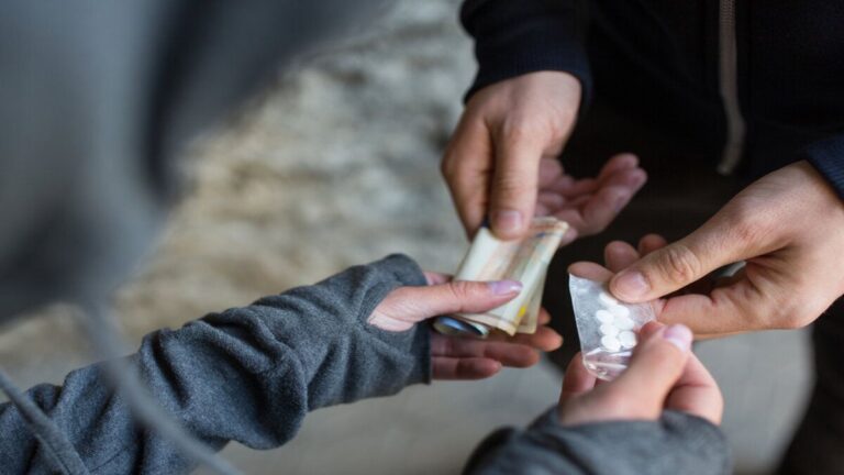 Advierten por el alarmante crecimiento del narcomenudeo en barrios de Viedma