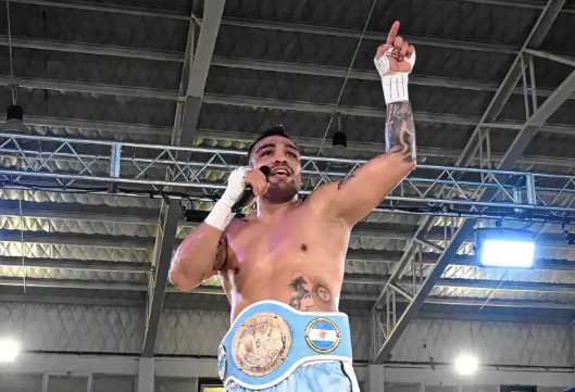 Noche histórica en Roca: “El Potro” Christian Luis se consagró campeón argentino