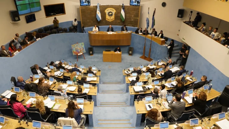 La Legislatura respaldó el plan para financiar obras en las rutas 22 y 151 con fondos de la industria energética