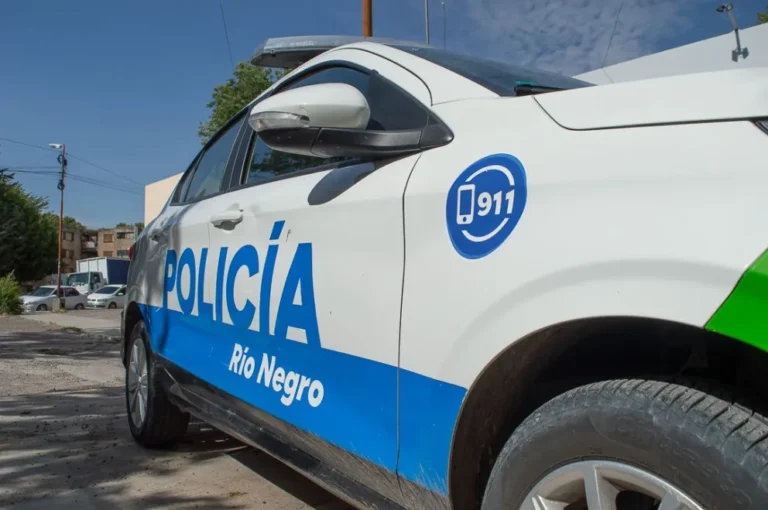 Demoraron a un hombre en Viedma tras la alerta de vecinos por su presencia junto a menores