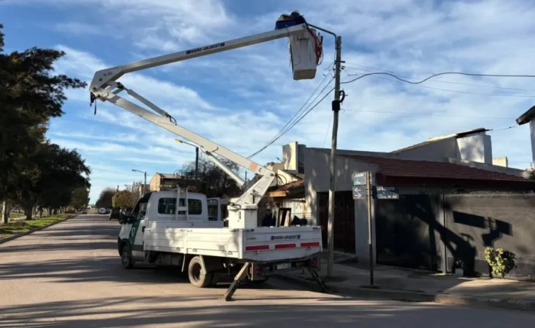 Viedma avanza con el plan de iluminación LED y busca erradicar los microbasurales