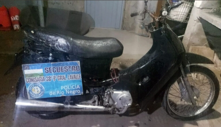 La Policía de Río Negro concretó la detención de un imputado y el secuestro de un rodado robado en San Antonio Oeste y Viedma