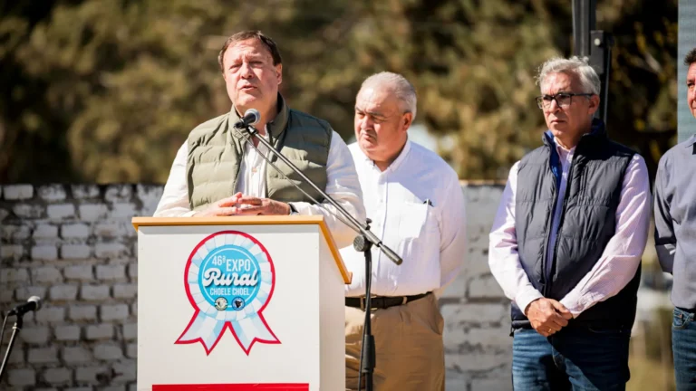 Weretilneck encabezó la apertura de la Exposición Rural de Choele Choel y anunció obras de riego por 20 millones de dólares para el Valle Medio