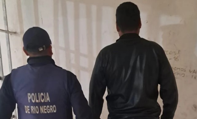 Intentó agredir a policías durante un control y terminó detenido en General Conesa