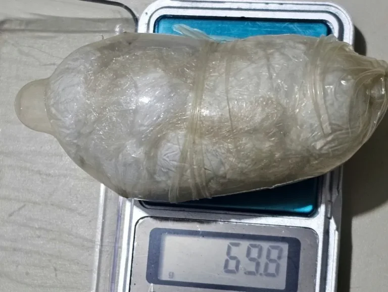 Quiso entrar al Penal 1 de Viedma con casi 70 gramos de cocaína ocultos en un preservativo